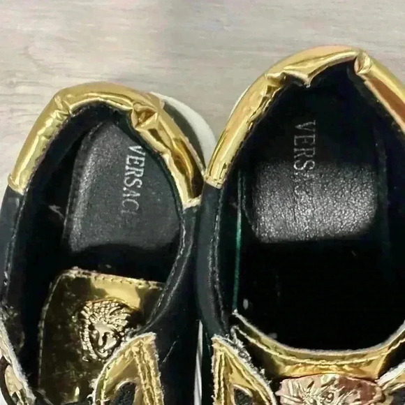 5. Versace sneakers boys shoes Leather Embossing Design Black Gold Metal Low Cut - Picture 8 of 14